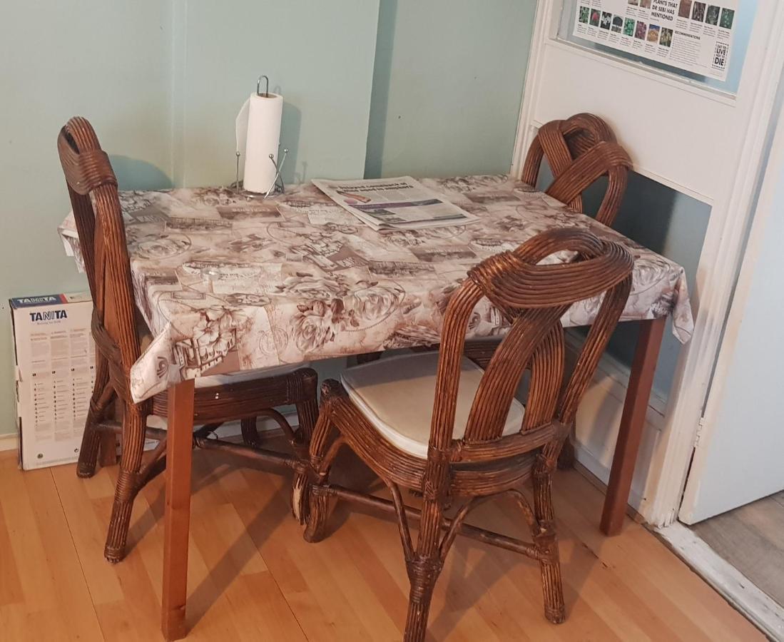 Double Room In A Cosy Flat In Tooting 런던 외부 사진