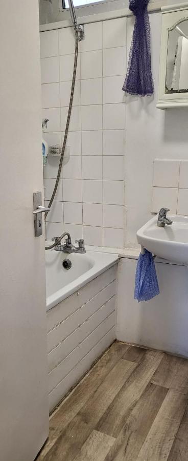 Double Room In A Cosy Flat In Tooting 런던 외부 사진