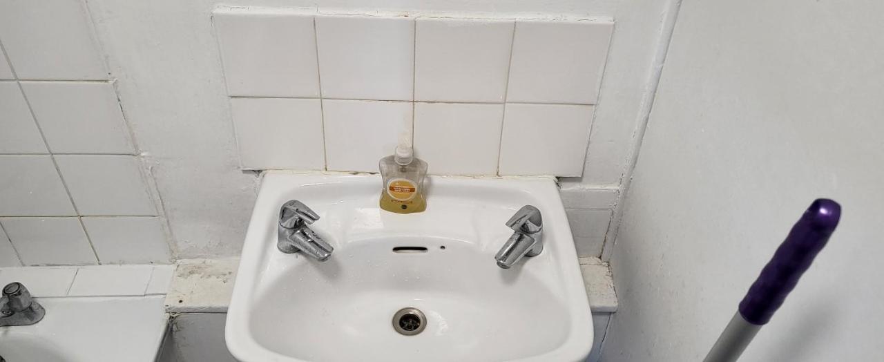 Double Room In A Cosy Flat In Tooting 런던 외부 사진